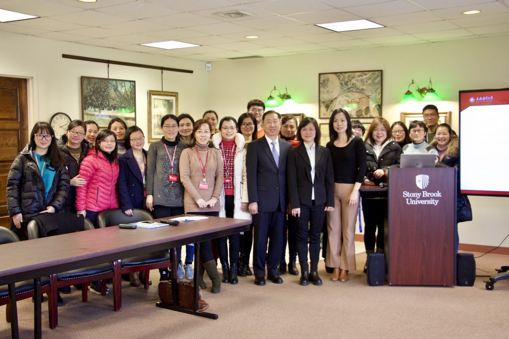 Ms. Qian Xu with guests